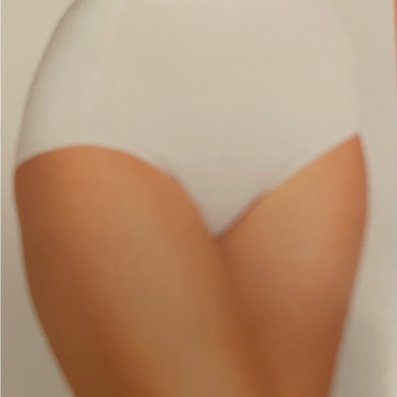 Warner’s 3Pack Plus Size Side Smoothing Brief - Size XL(8) - Picture 5 of 6